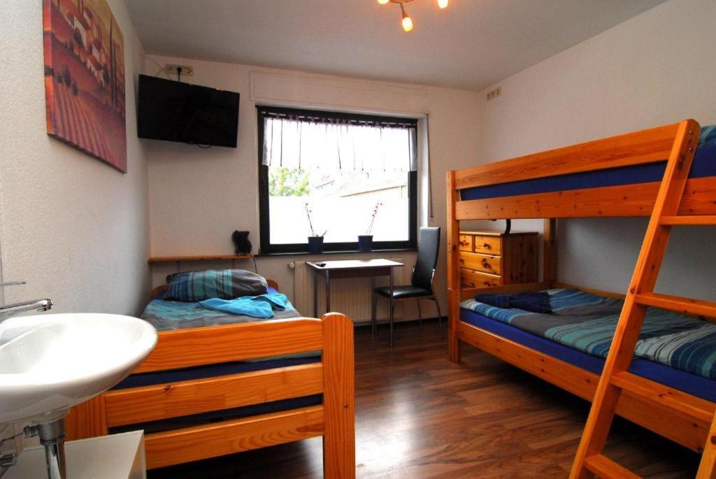 Monteurzimmer Krings Baptistastr 2A Eschweiler Kültér fotó